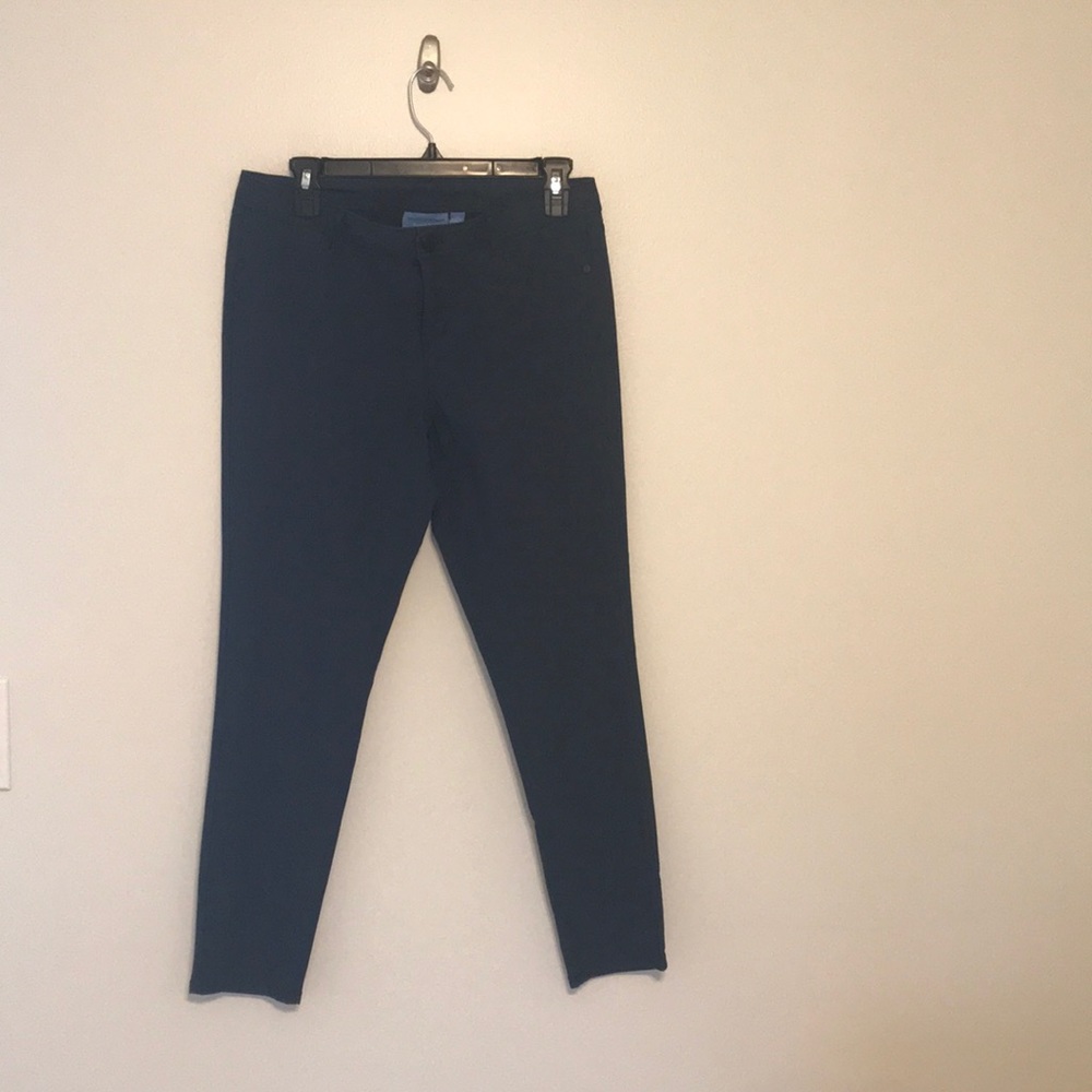 Vera Wang Pants